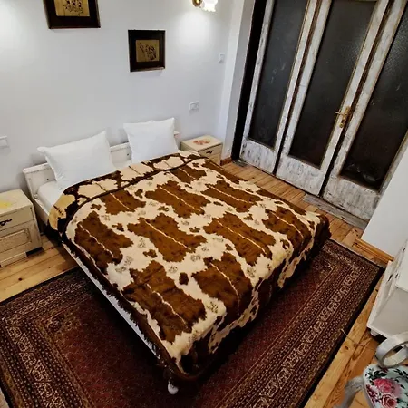 Modern & Old Apartment *