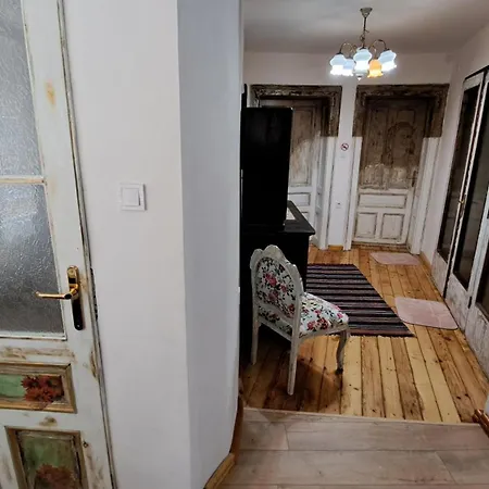 Apartment Modern & Old