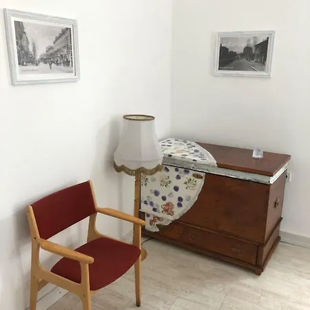 Апартамент Modern & Old София